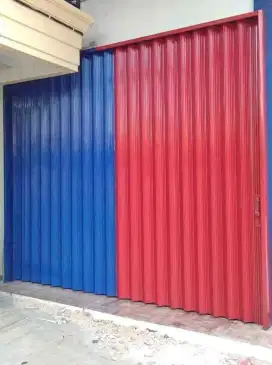 Folding gate rolling door