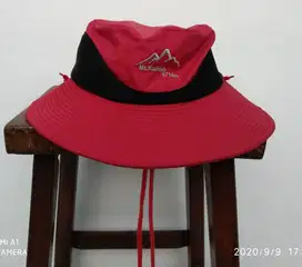 Topi Lebar Wanita Merah