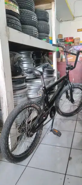 Sepeda BMX tropedo