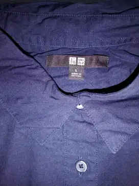 Kemeja Polos UNIQLO Uk. L ”Made in Vietnam”