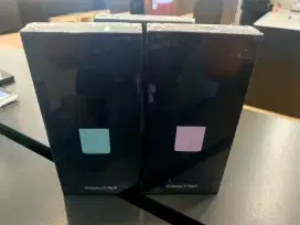 Samsung Z Flip5 8/256 Gb Free Speaker