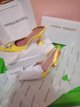 Sepatu merk Amina Muadi warna kuning no. 40