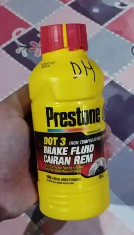 Minyak rem 300ml merk prestone utk mobil dan motor