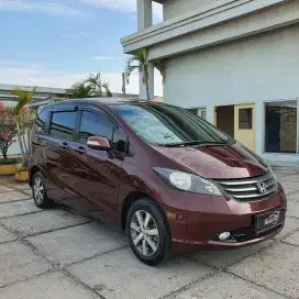 Honda Freed E PSD AT 2011 Merah Mutiara