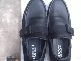 Sepatu merk Gucci madein italy