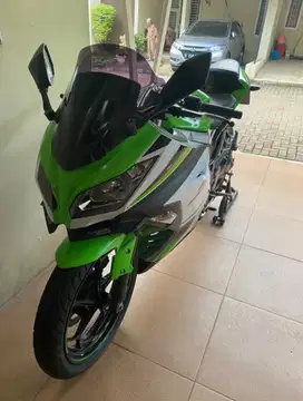 Kawasaki Ninja 250 FI ABS ANNIVERSARY 2015 ( SPECIAL EDITION )