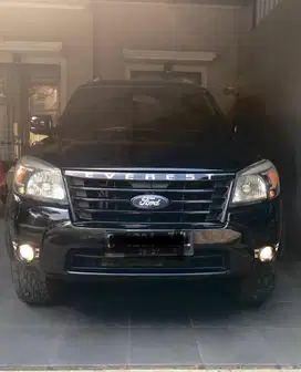 Dijual Ford Everest 2.5 XLT 4x2 - AT