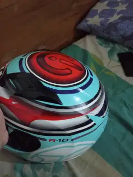 Jual helm KYT R-10