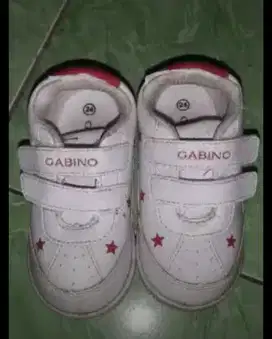 Sepatuu gabinooo size 24