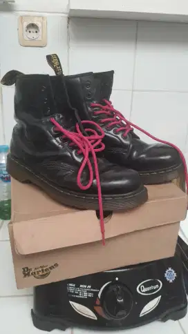 DI JUAL SEPATU DOCMART 8 HOLE ORIGINAL Pembelian Docmart Store