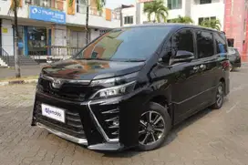 Pajak Panjang - Toyota Voxy 2.0 Bensin-AT 2019 Hitam (UKX)