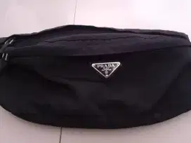 TAS pinggang merk PRADA ORIGINAL