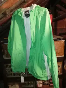 Jaket outdoor TNF Hijau warna langka