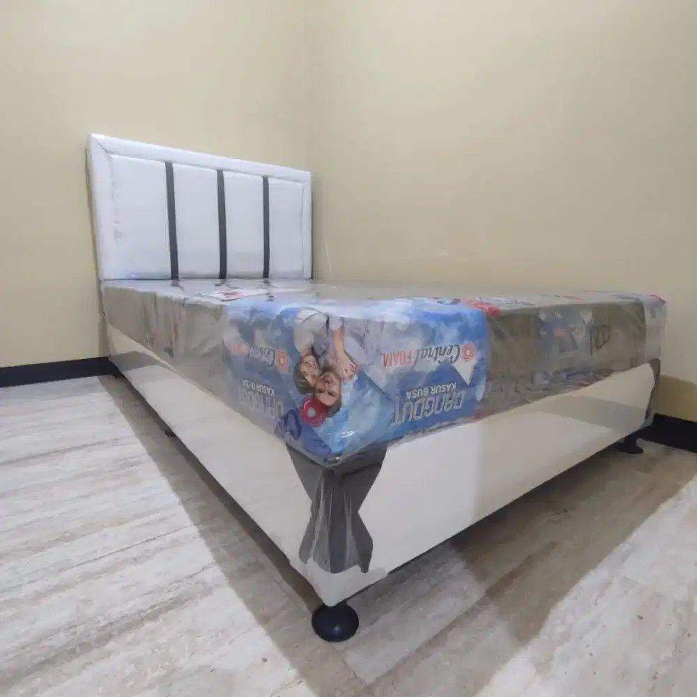 1 SET DIPAN + KASUR BUSA CENTRAL BUSA UK 120 X 200 CM