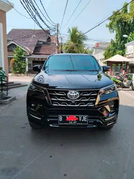 Dijual: Toyota Fortuner Diesel 2.8 GR Sport 2022, KM 19 Ribu, Pajak Hi