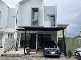 Rumah baru Town House siap huni tinggal bawa koper di Ciater Serpong