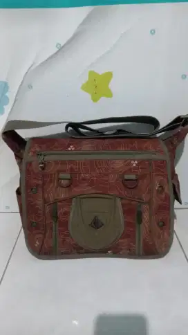 Tas Selempang Alto