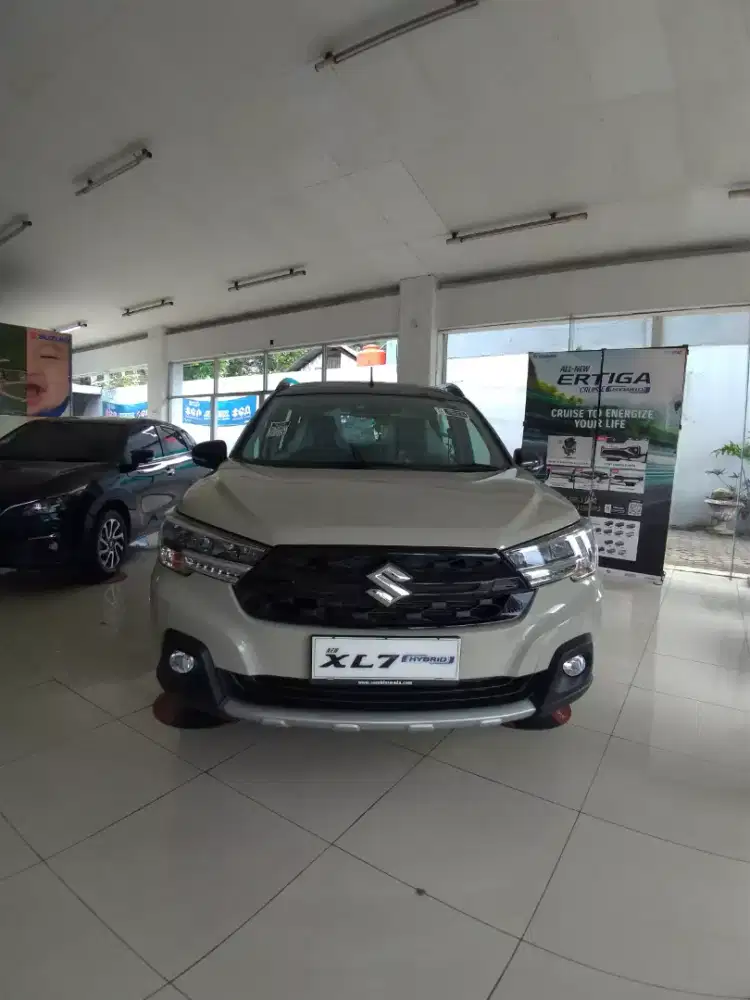 Suzuki XL7 Hybrid