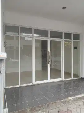 Pintu dan kusen aluminium