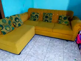 Di jual sofa kondisi mulus minus kotor dikit