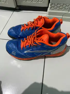 Sepatu Badminton RS