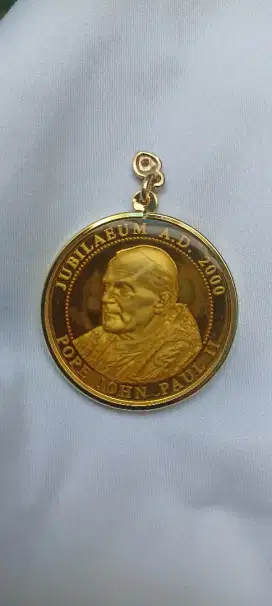 Pendan Emas Paus Yohanes Paulus II Jubilaeum 2009