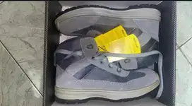 Sepatu Safety Jogger Botanic S1P SRC