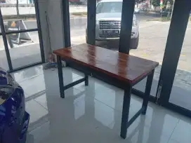 Meja makan besar usaha resto Cafe dan warung makan