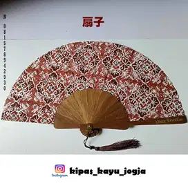 kipas tangan kayu