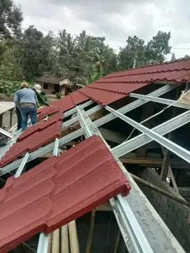 Renovasi bongkar atap lama ganti baru