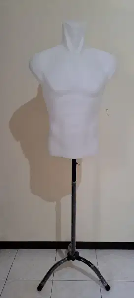 Maniki / Patung baju Pria