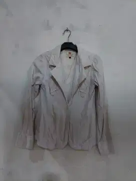 Jaket wanita putih keren