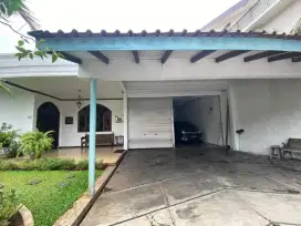 JUAL RUMAH LAMA STRATEGIS