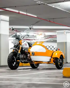 Honda Monkey Z125 with Sidecar
