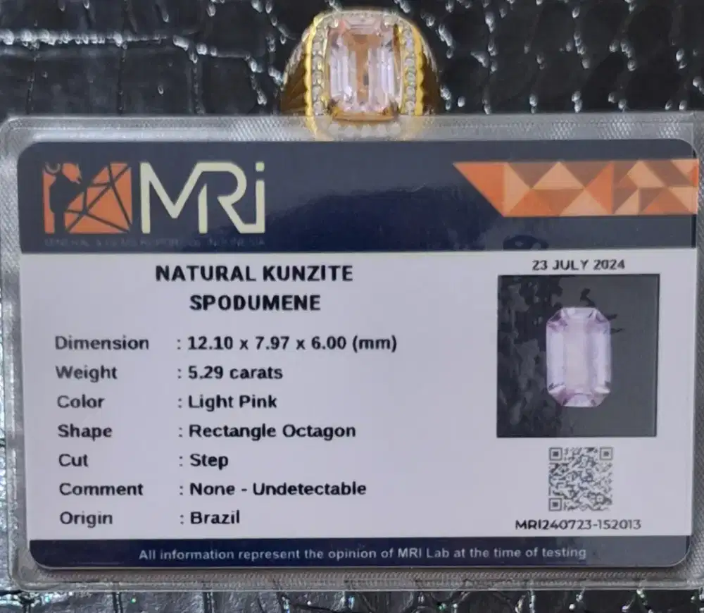 Batu kunzite spodumene