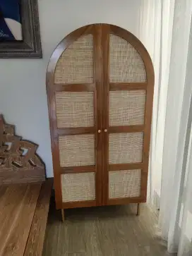 Lemari jati kombinasi rattan model aesthetic