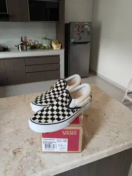 sepatu baru harga bekas