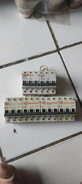 MCB LISTRIK 3 PHASE