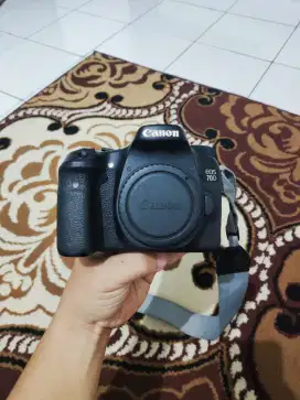 CANON EOS 70D - BEKAS