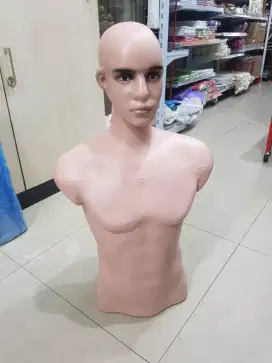 Patung cowok + kepala warna kulit