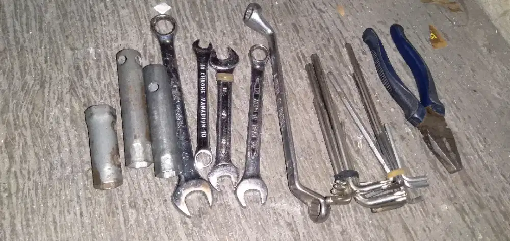 Dijual qja nih kunci² untk perbaikan motor atau mesin