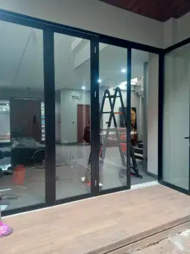 Kusen aluminium kaca