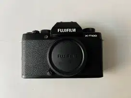 Fujifilm XT100 + 2 kit lens