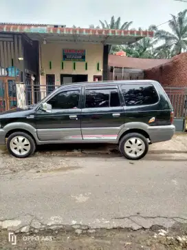 Dijual mobil kijang krista thn 2004