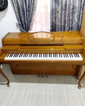 Piano Accoustic Yamaha Spinet Made in Japan