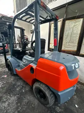 FORKLIFT BEKAS TOYOTA 3 TON SURABAYA Langsung pemilik