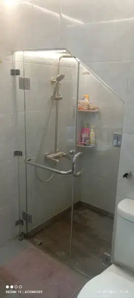 Kaca shower kamar mandi/kaca penyekat ruangan kamar mandi