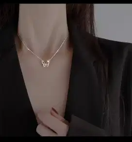 Kalung kupu cantik