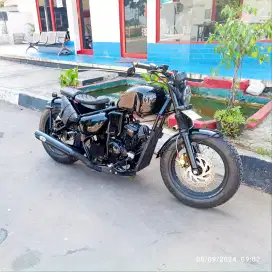 Scorpio Custom Bobber Triumph