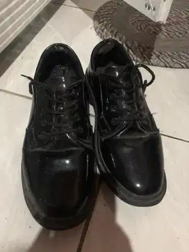 sepatu kerja Dinas